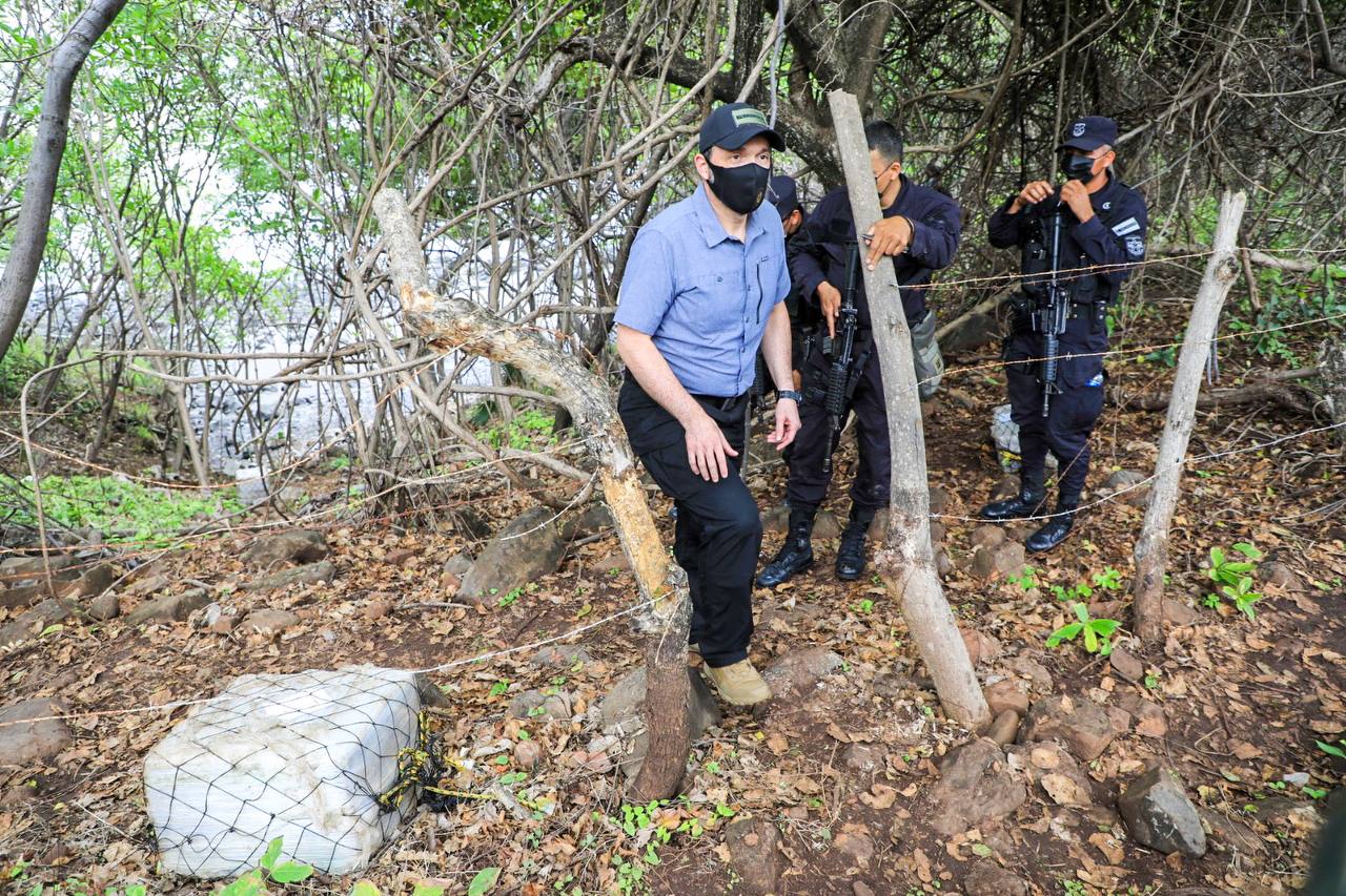Operación Diamante decomisa fuerte cantidad de droga en zona costera del país