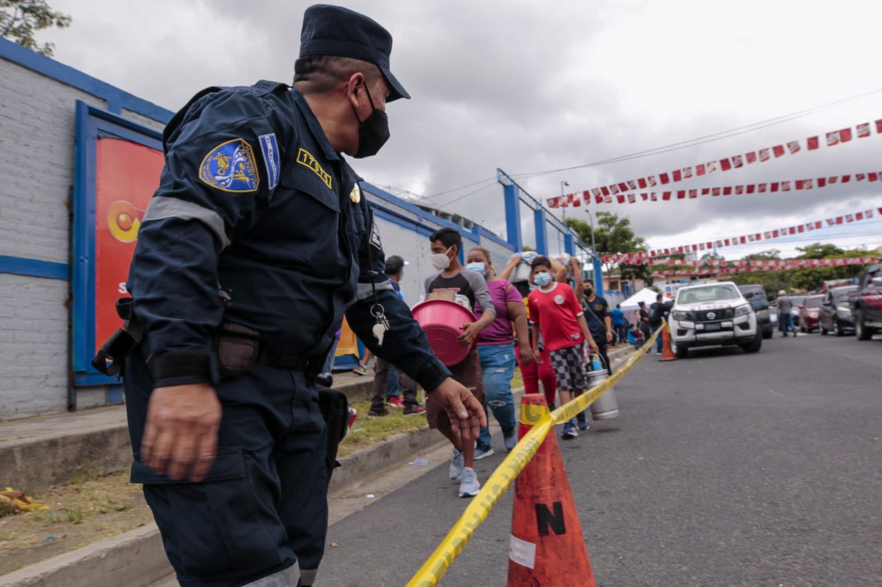 Uso de dispositivos tecnológicos y más de mil agentes en partido El Salvador VS Estados Unidos