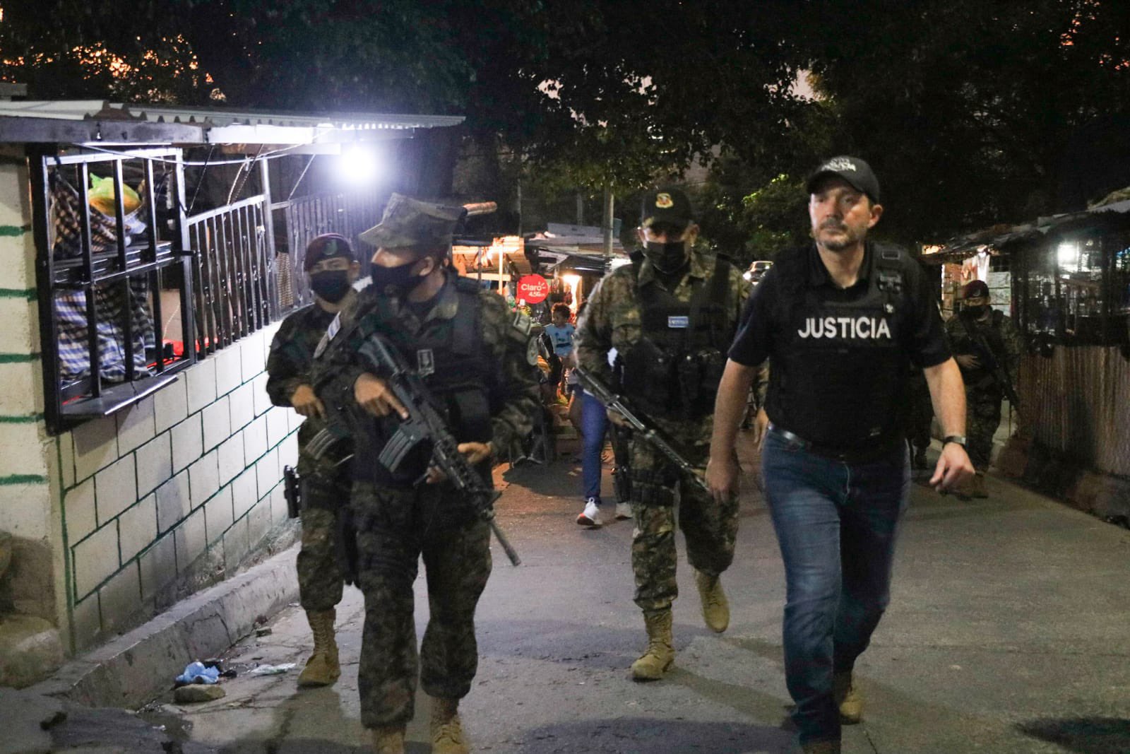 Salvadoreños confían más en la Policía Nacional Civil