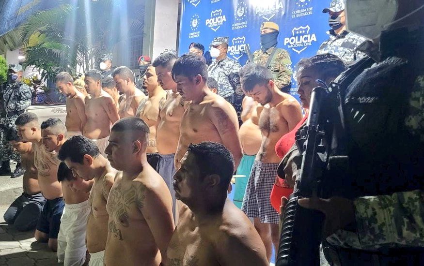 Más de 8,000 capturas en guerra contra pandillas