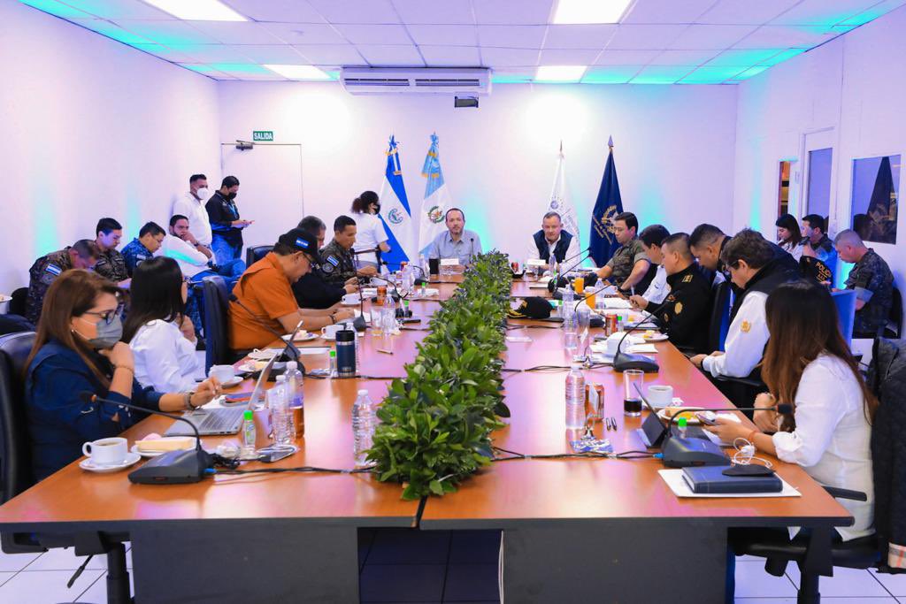 Gabinete de Seguridad de El Salvador participa en primer encuentro bilateral con homólogos de Guatemala