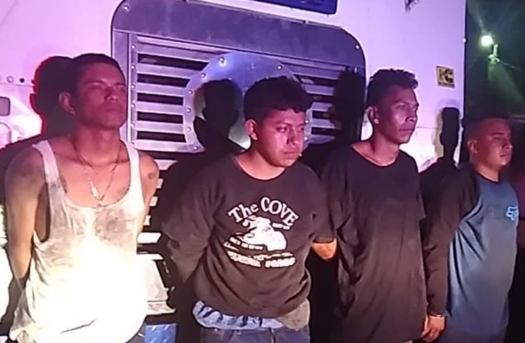Policía intercepta cabezal con 4 tereoristas que intentaban huir de la justicia