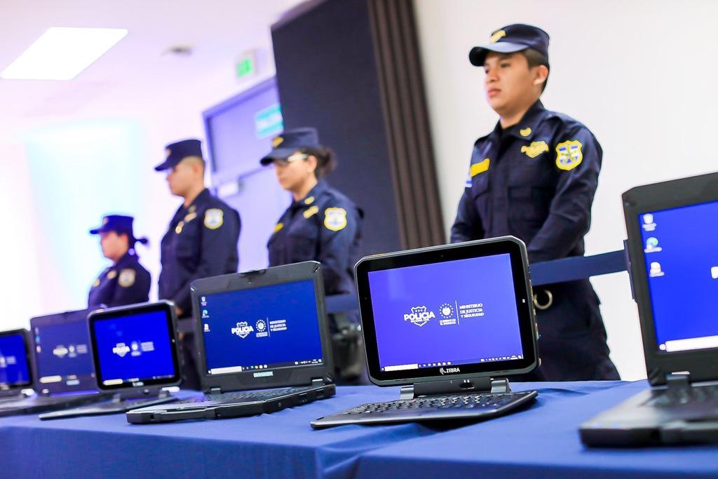 Áreas de investigación policial reciben equipo informático resistente a entornos hostiles 