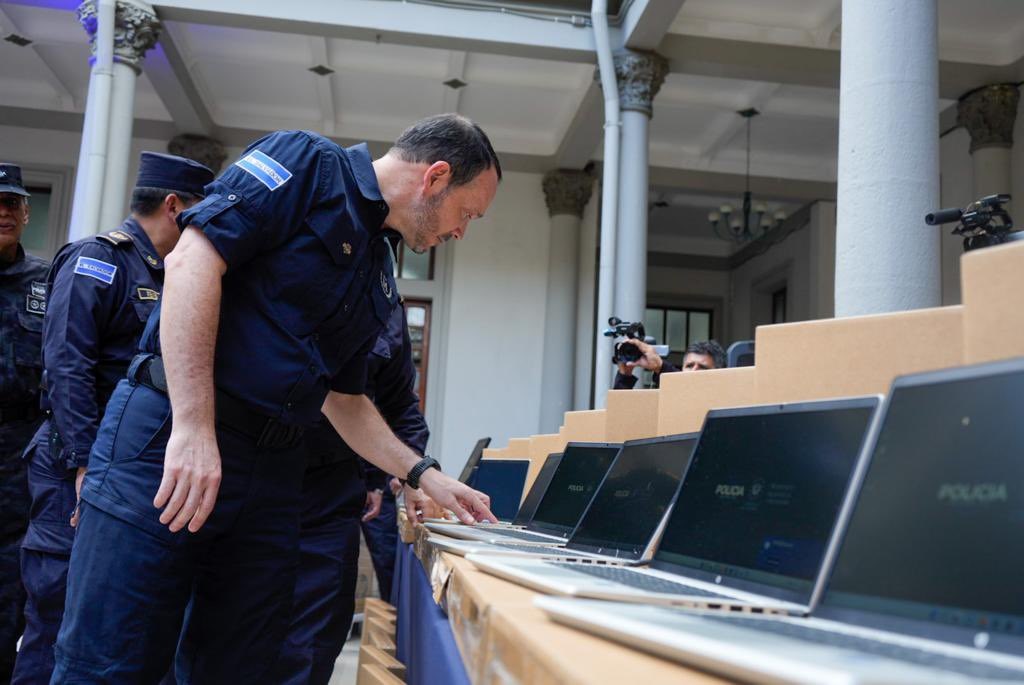 Ministerio de Seguridad hace donativo histórico de equipo informático a la Policía Nacional Civil