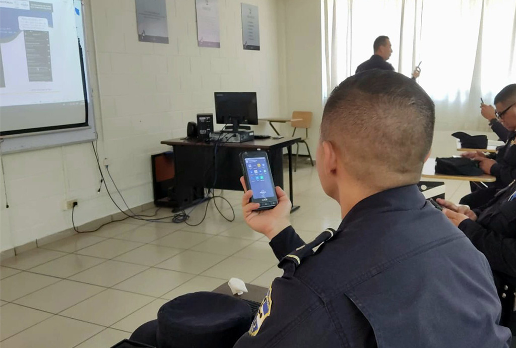Capacitan a efectivos policiales en uso de tecnología para enfrentar el crimen