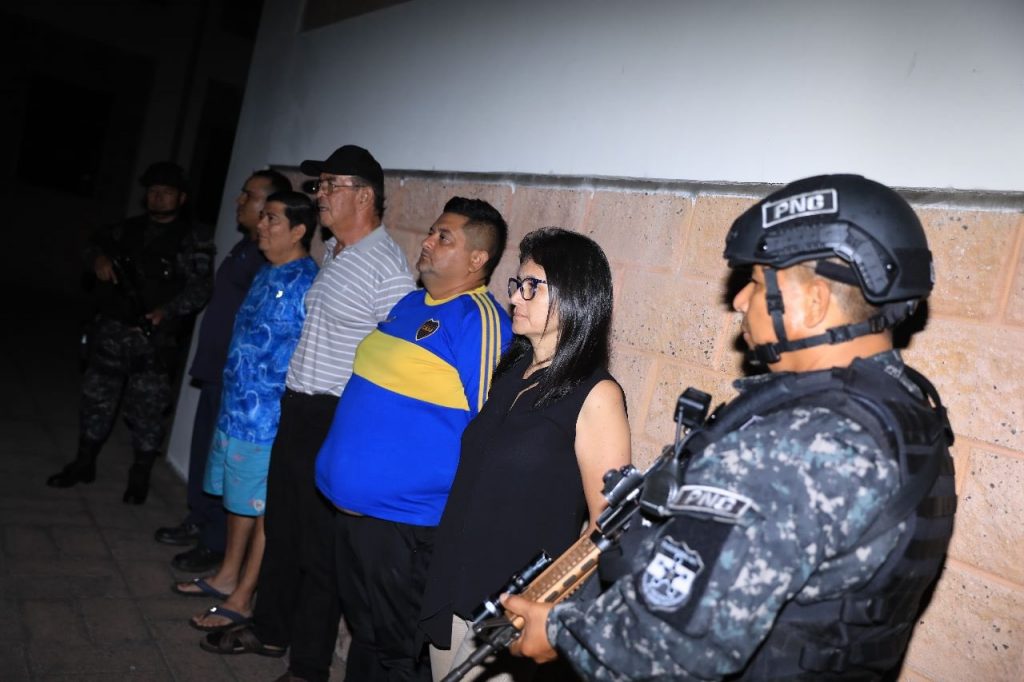 Operativo conjunto entre Policía y Fiscalía logra la captura de los responsables de las muertes en Estadio Cuscatlán