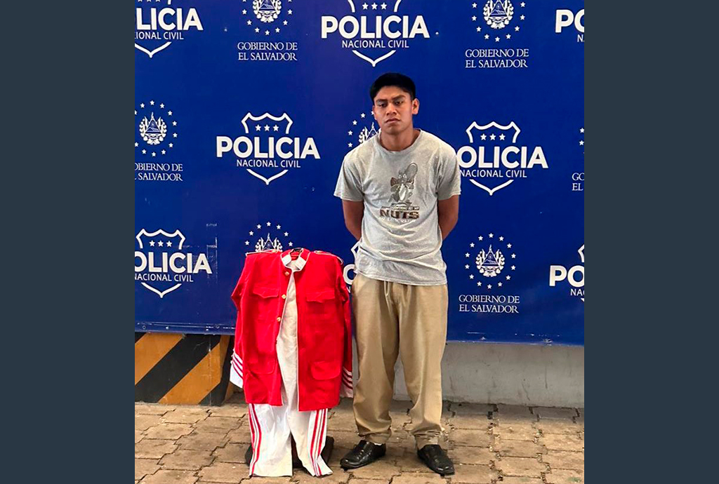 Policía captura a sujeto que robó uniforme de institución educativa y los mostró como trofeo en redes sociales