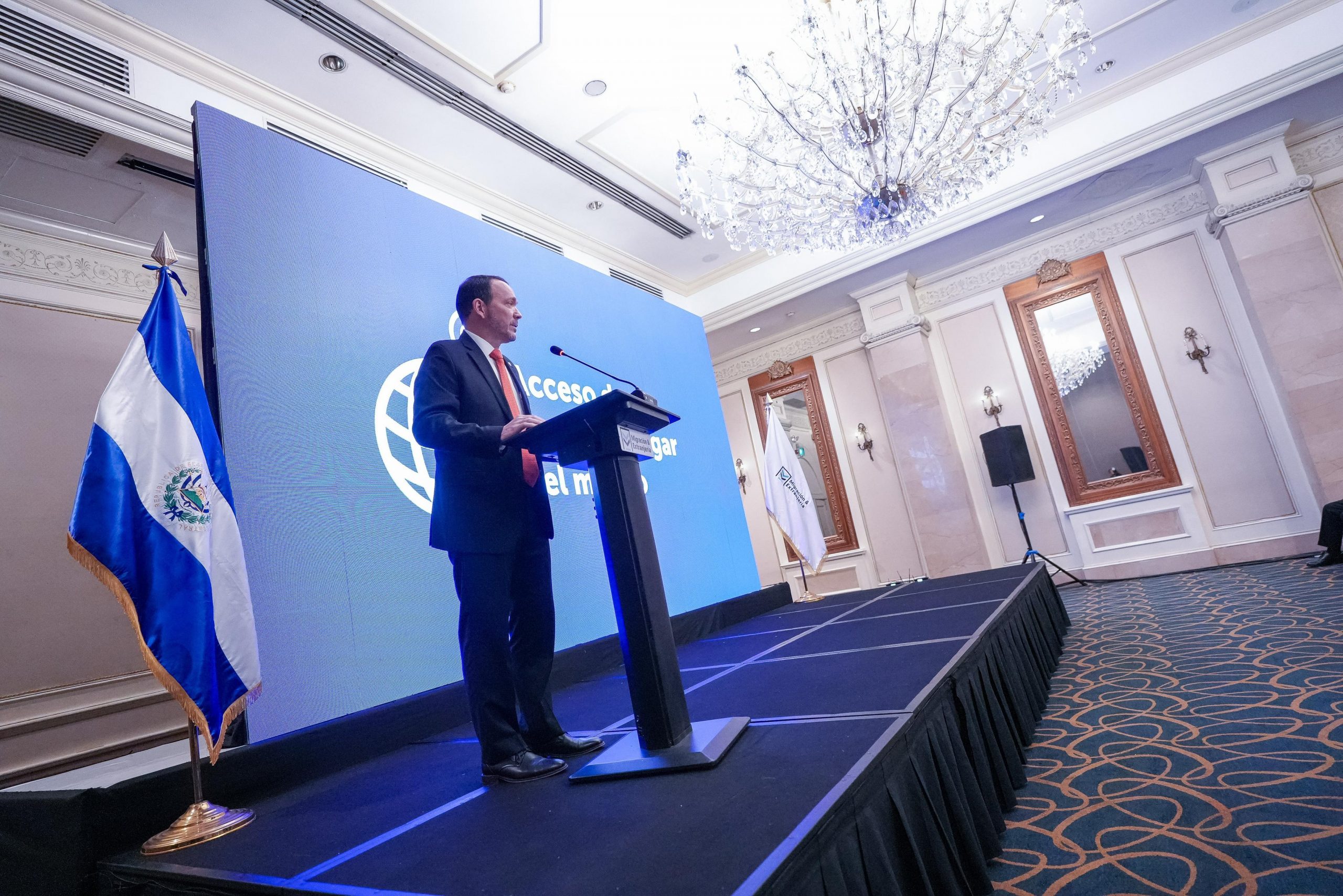 Ministro de Seguridad anuncia el lanzamiento de la plataforma en línea para Permisos Especiales de Ingreso a El Salvador