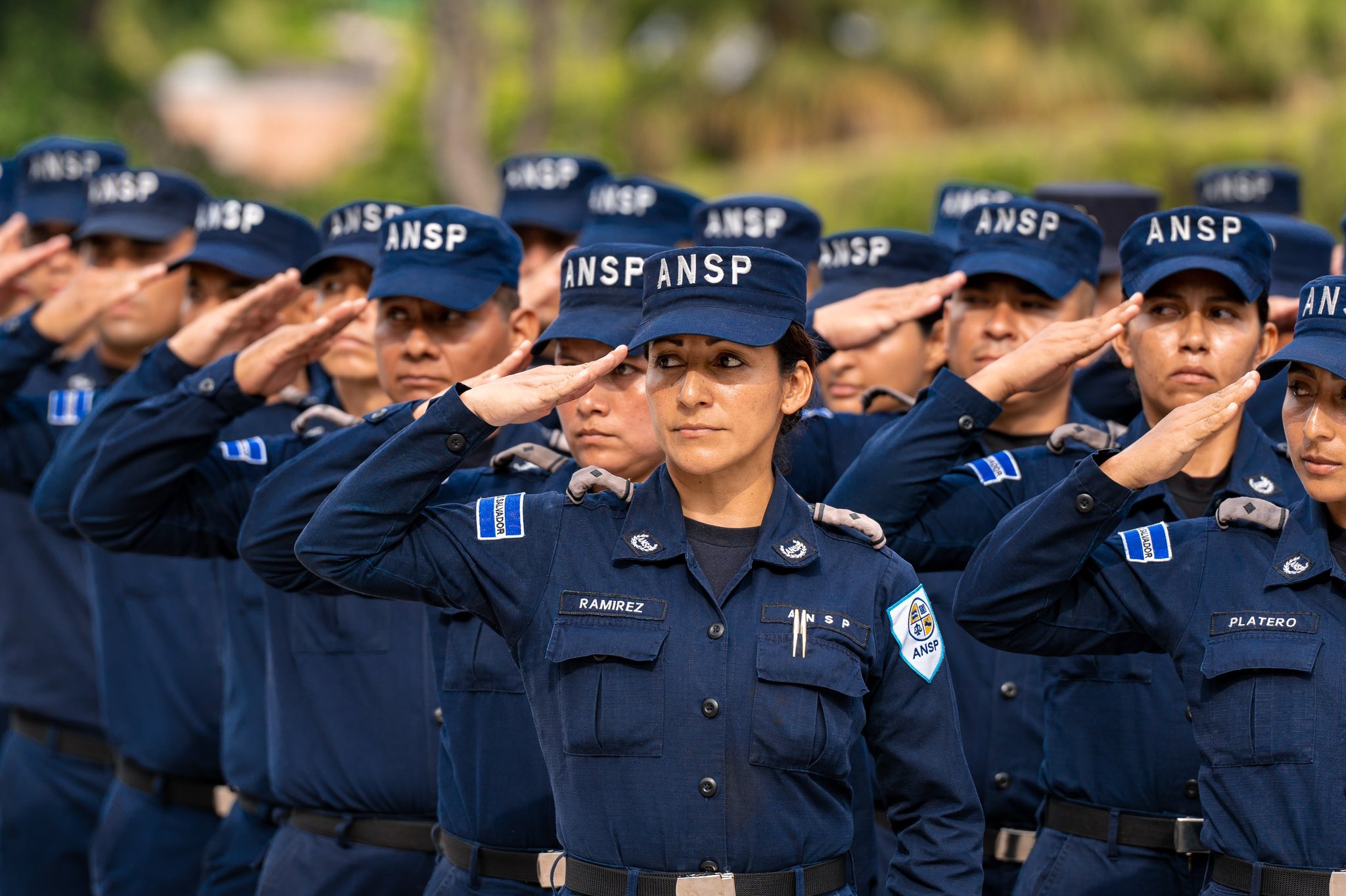 Ministro de Seguridad reconoce trabajo, valentía y compromiso de las mujeres en su día