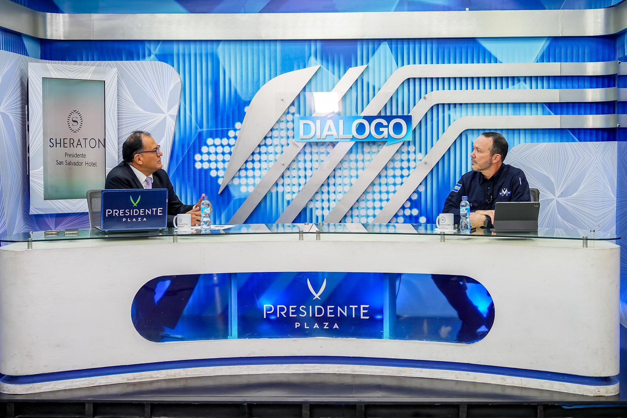 “Hemos visto cómo ese ver, oír y callar que implementaban estos terroristas se ha venido derrumbando”: Ministro Gustavo Villatoro