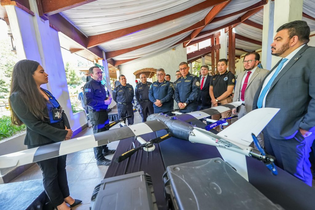 Titulares de Seguridad de Guatemala y Honduras se reúnen en el país para conocer experiencia salvadoreña en materia de combate al crimen
