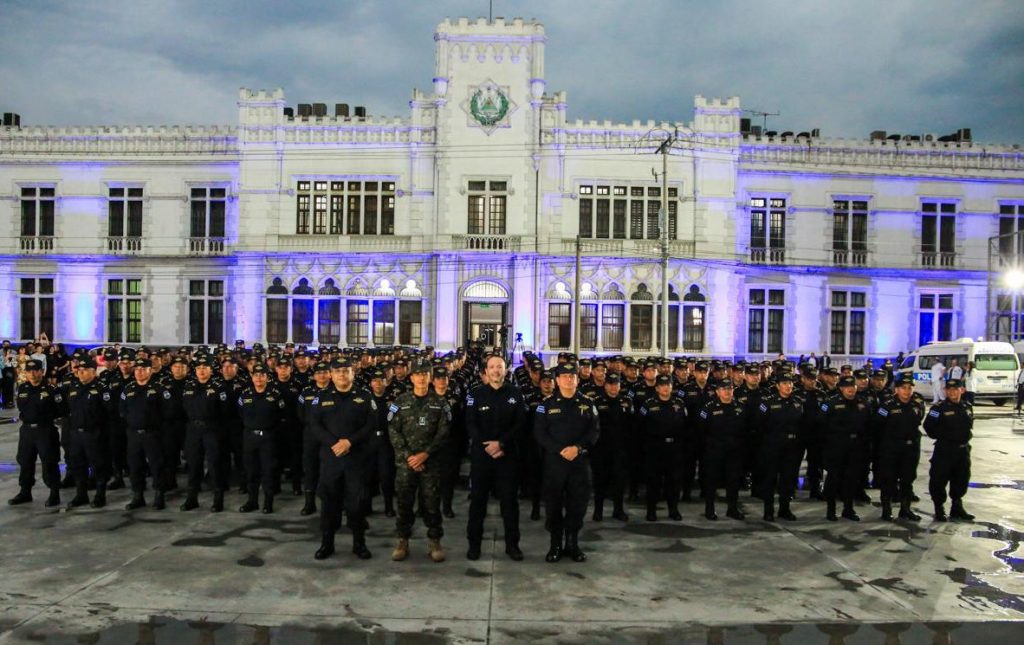 152 nuevos subinspectores de la Policía Nacional Civil como parte del proceso de dignificación policial