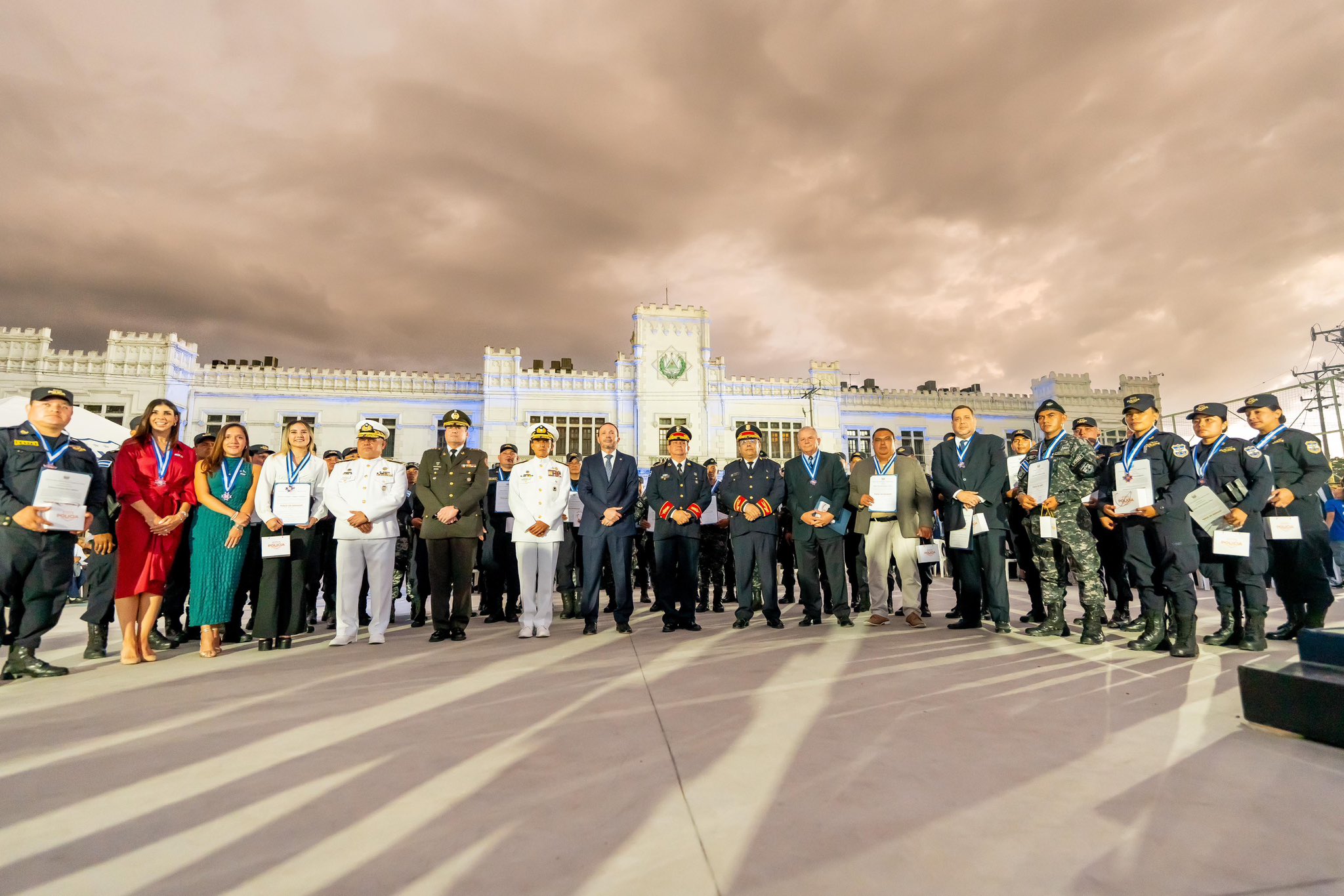 Reconocen mérito y excelencia policial