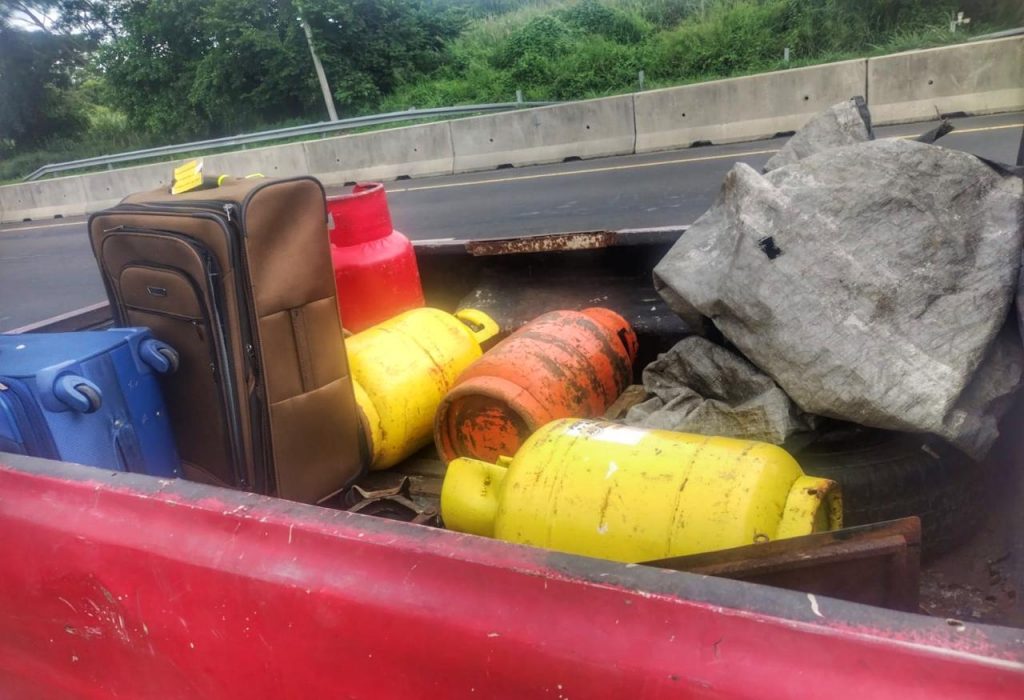 Seguimiento policial que inició en Santa Anta y culminó en Santiago Nonualco deja tres capturados por hurtar en viviendas