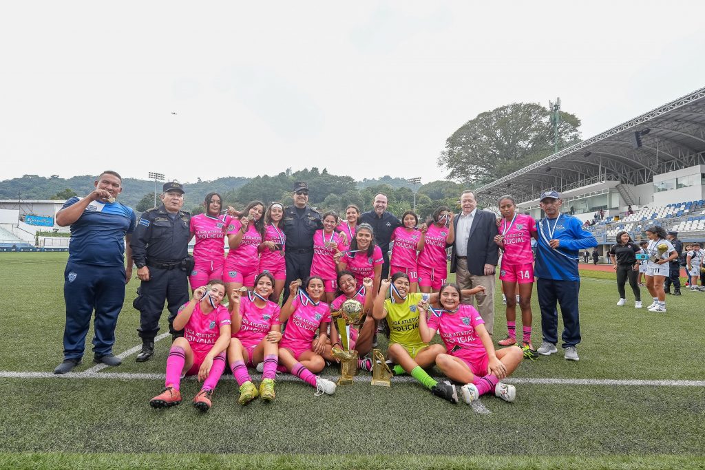 Final de la octava edición de Liga Atlética Policial deja tres equipos ganadores y el compromiso de prevenir la violencia a través del deporte