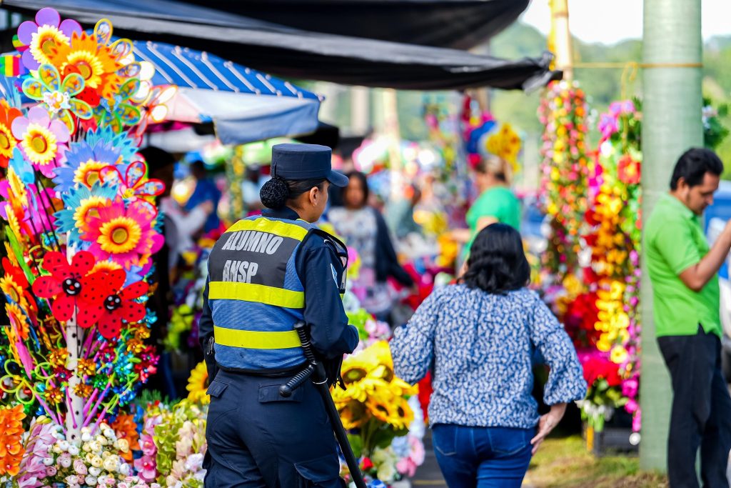 Dispositivo de seguridad policial en el Día de Difuntos