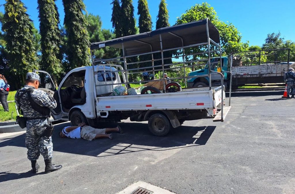 Policía captura a tres sujetos por hurtar y vender artículos en redes sociales