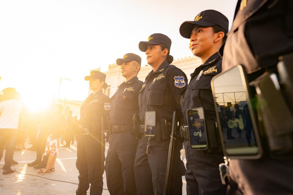 Juramentan y despliegan a 248 nuevos oficiales de policía