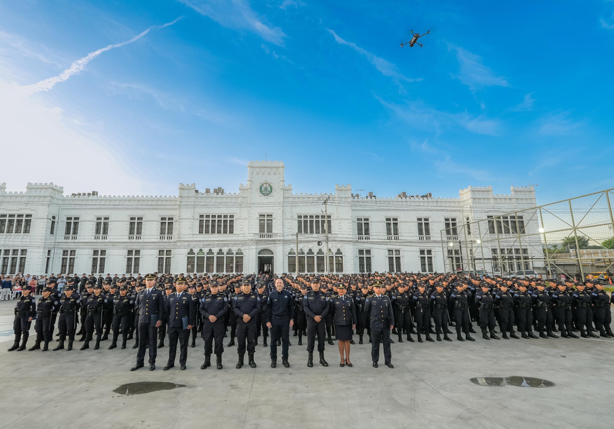 Juramentan y despliegan a 248 nuevos oficiales de policía