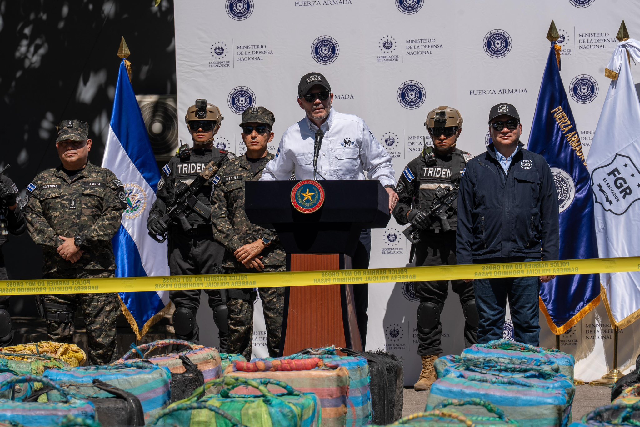 Presentan 4.3 toneladas de cocaína decomisadas a estructuras del narcotráfico en el inicio del 2025