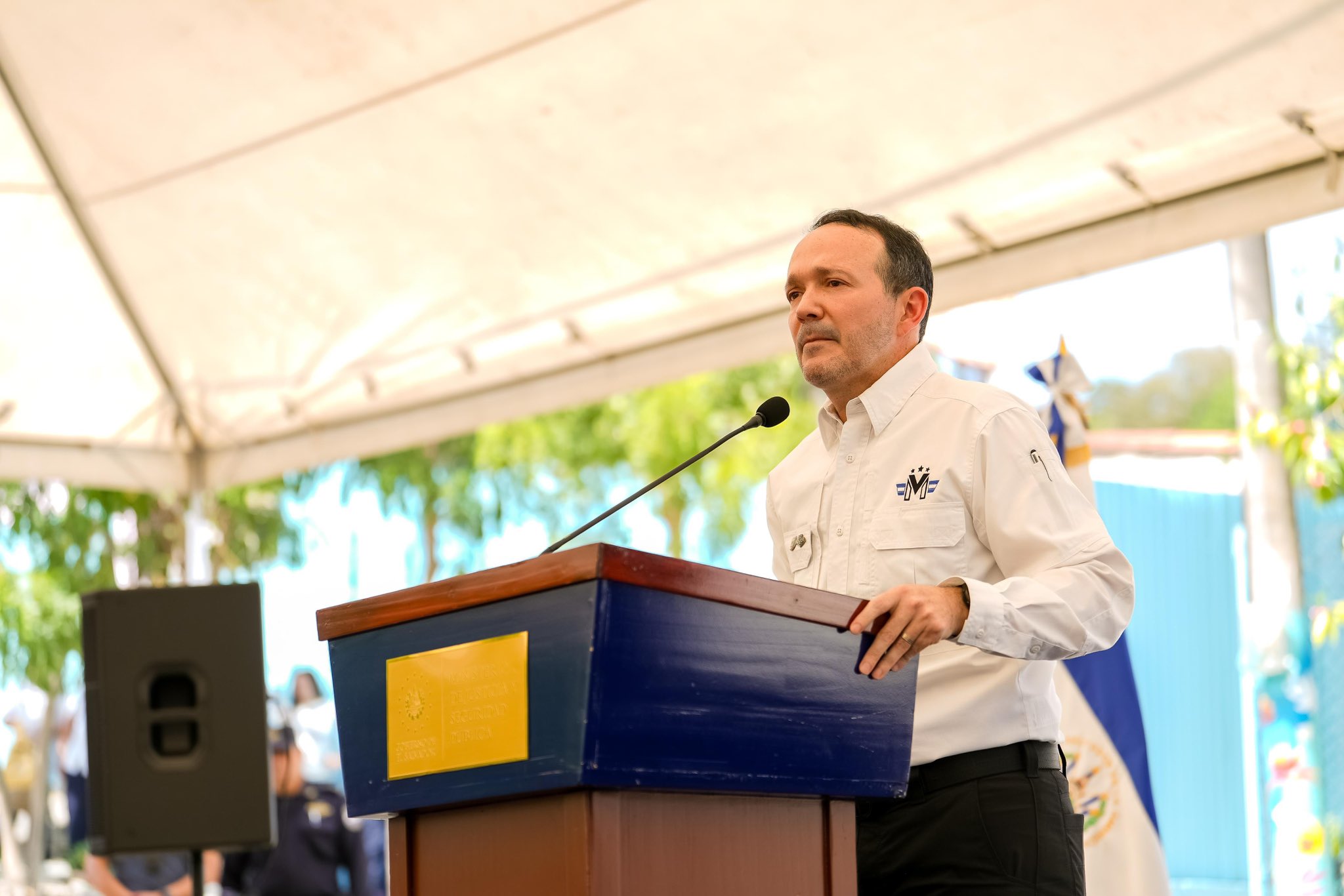 Ministro de Seguridad entrega escuela renovada en La Campanera