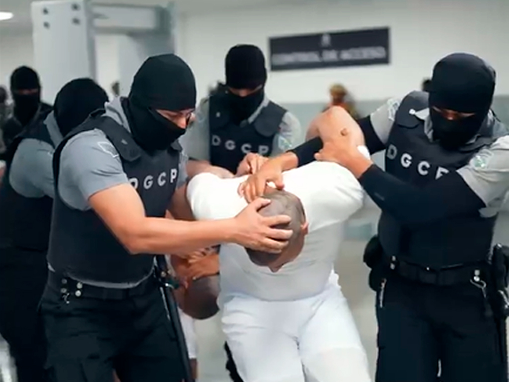 El CECOT recibe más criminales de la MS-13 y el Tren de Aragua