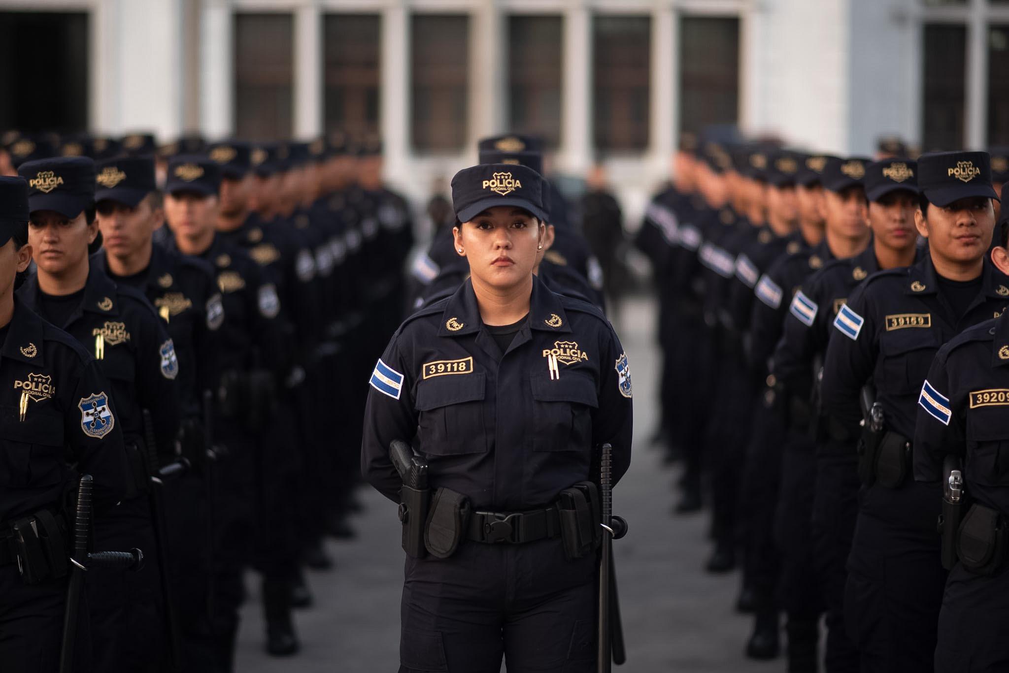 251 nuevos oficiales de policía se suman al trabajo en materia de seguridad