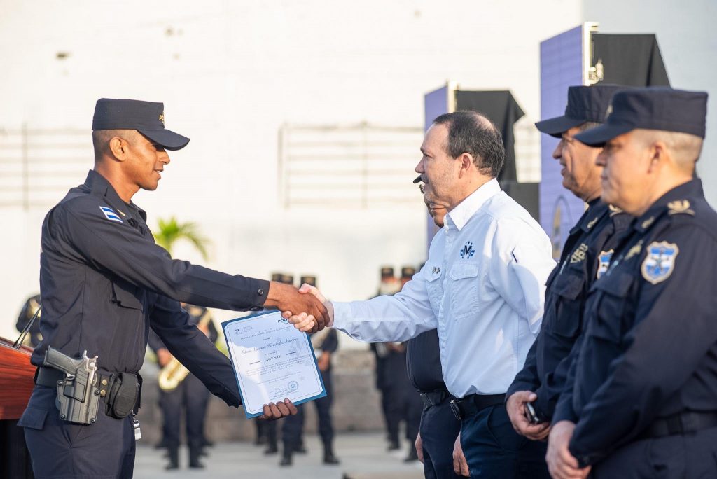 251 nuevos oficiales de policía se suman al trabajo en materia de seguridad