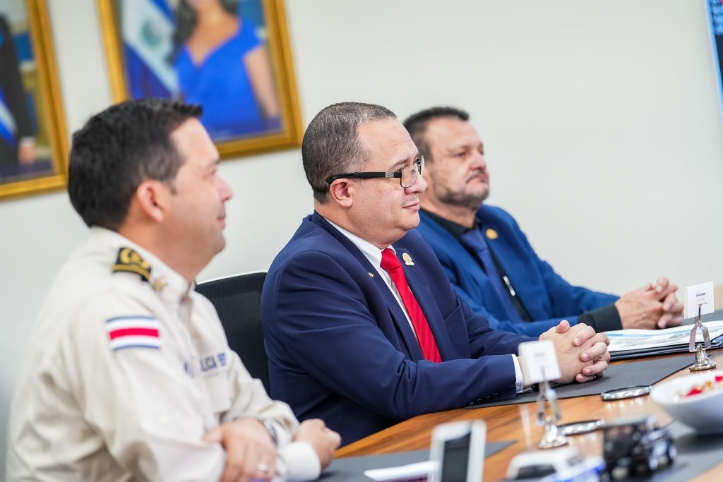 Costa Rica y El Salvador dan seguimiento al trabajo bilateral en materia de seguridad
