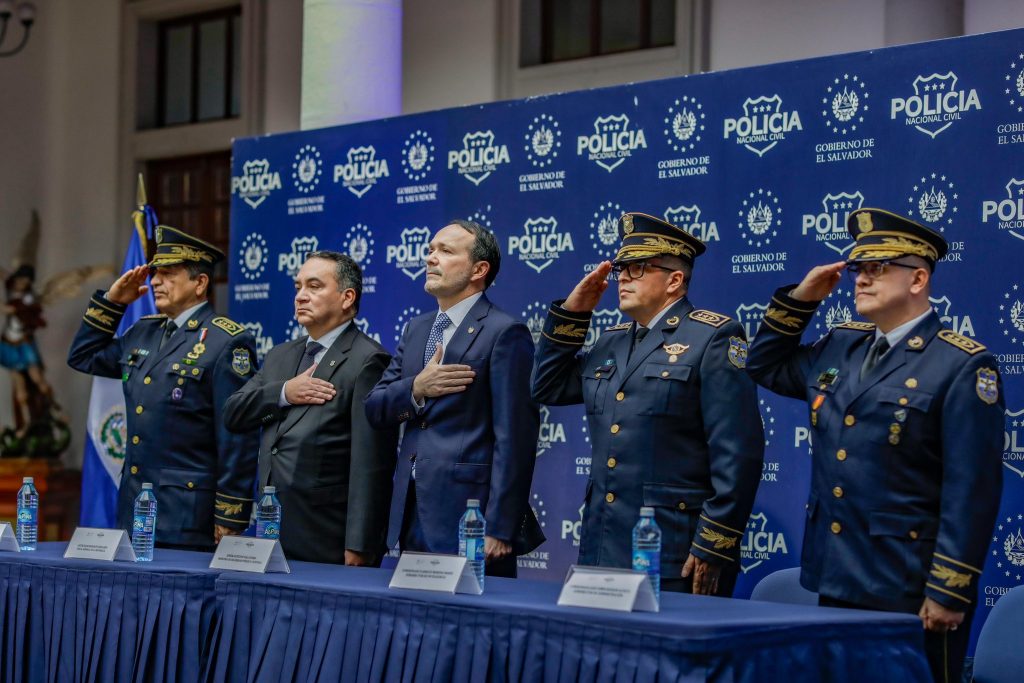 Reconocen mérito y excelencia policial de oficiales comprometidos con la seguridad del país