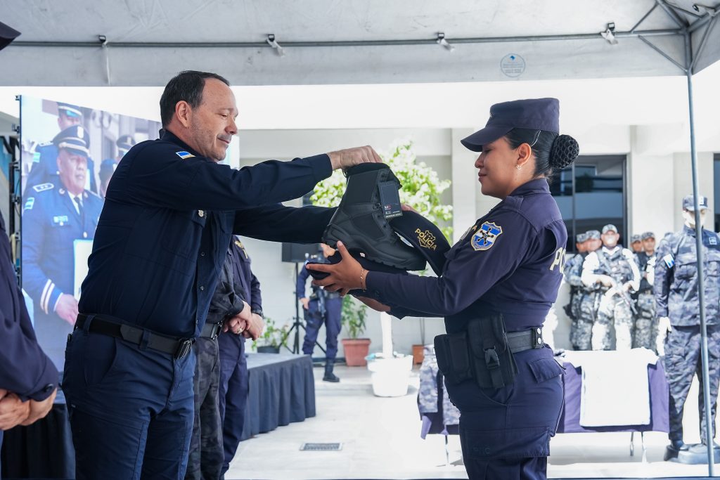 Hoy, El Salvador cuenta con una Policía de primer mundo, referente en seguridad, modernización, entrega y servicio