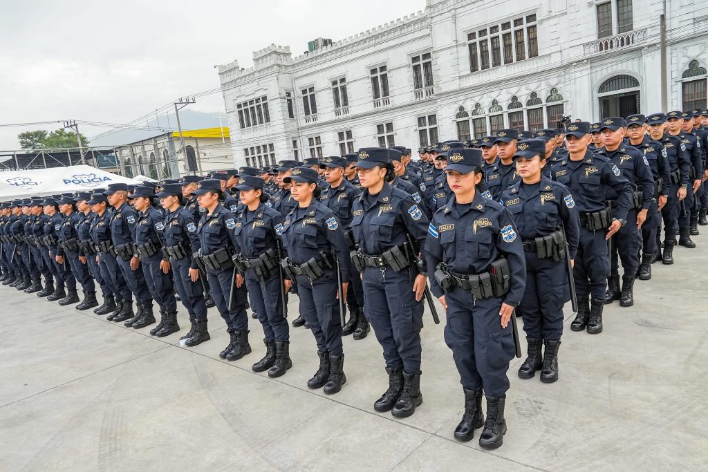 221 nuevos policías se suman a tareas de seguridad en el país