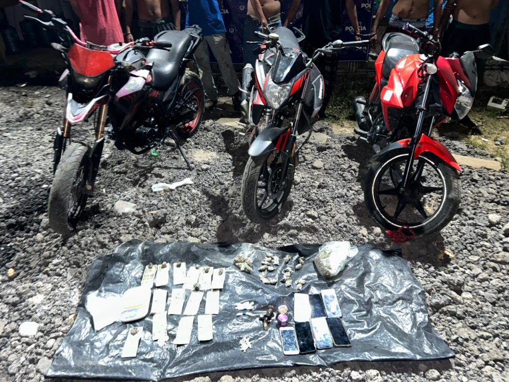 Fuerza Rural de la PNC captura a siete sujetos y les decomisa marihuana y cocaína