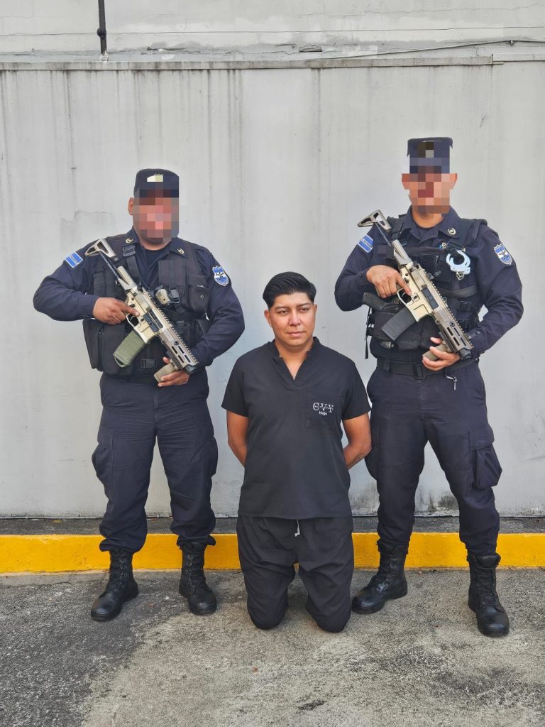 Policía captura a sujeto que cometía robos en farmacias de 24 horas