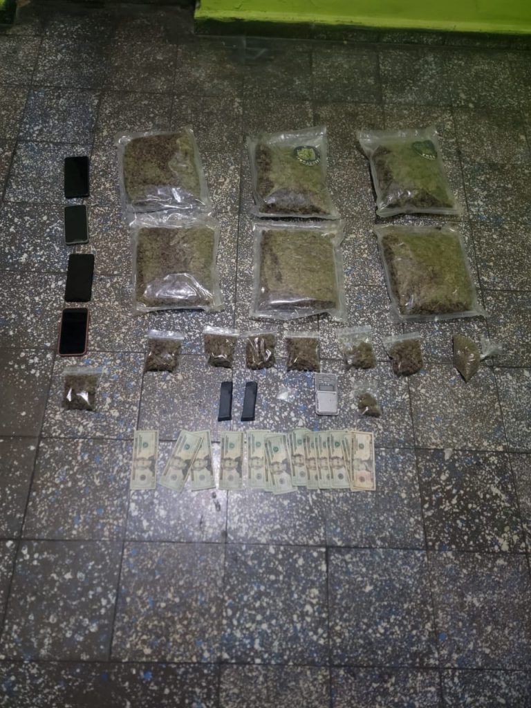 Detienen a dos “tontos útiles” que vendían droga traída de Guatemala